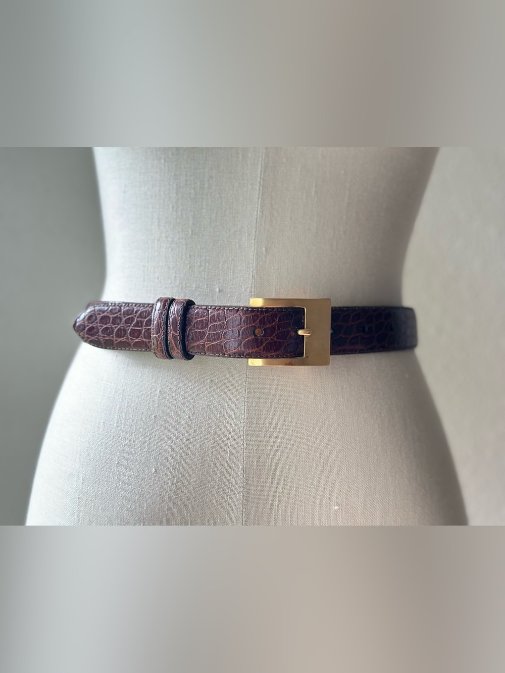 WCM New York Classic Brown Croc-Embossed Leather Belt with Gold Buckle